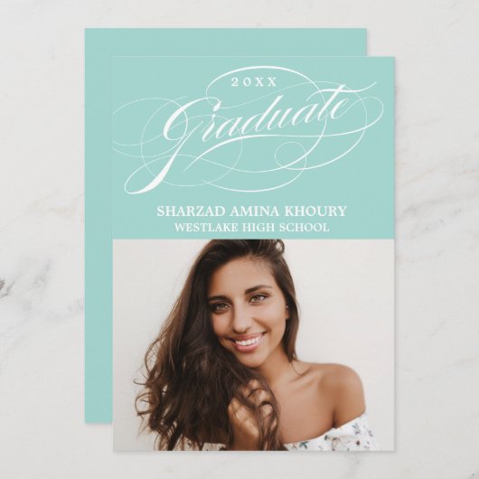 INVITATION STYLISÉ ÉLÉGANT SCRIPT 2 GRADUATE PARTITE INVITATI (Devant / Derrière)