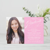 INVITATION STYLISE ÉLÉGANTE SCRIPT GRADUATE PARTITE INVITATIO (Debout devant)