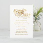 Invitation Stylish Graduate Cap in Beige Tones Graduation  (Debout devant)