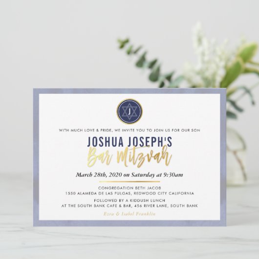 Invitation STYLISH MONOGRAM BAR MITZVAH marine bleu or script (Debout devant)