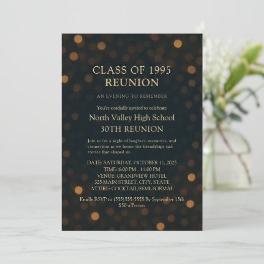 Invitation Stylish Navy Gold Bokeh 30th Class Reunion (Debout devant)