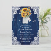 Invitation Sunflower Navy Blue Wood Lace Mason Jar Mariage (Debout devant)