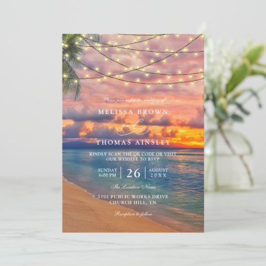 Invitation Sunset Beach String Lights QR Code Wedding (Debout devant)