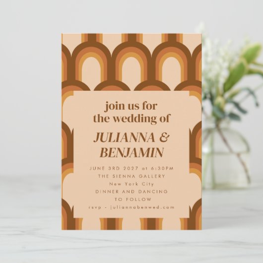 Invitation Super Retro les années 70 Brown Unique Mariage RSV (Debout devant)