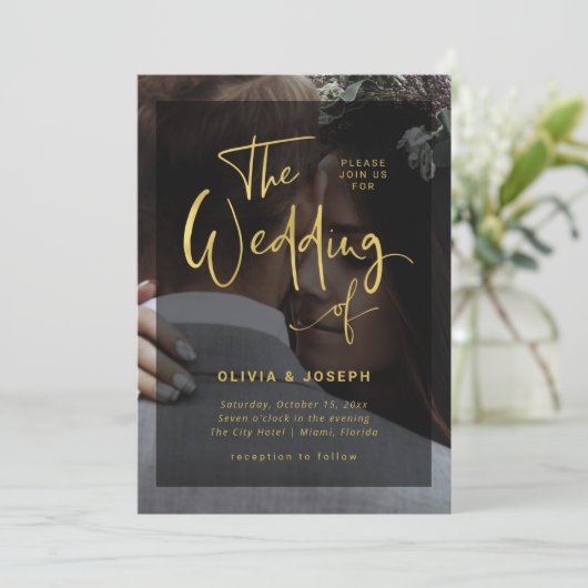 Invitation Superposition moderne en noir et en or Faux | Mari (Debout devant)