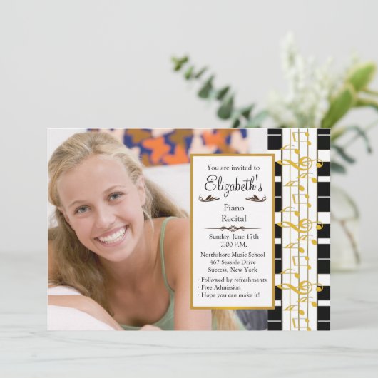 Invitation Sur une note heureuse Photo Piano Considérant Invi (Debout devant)