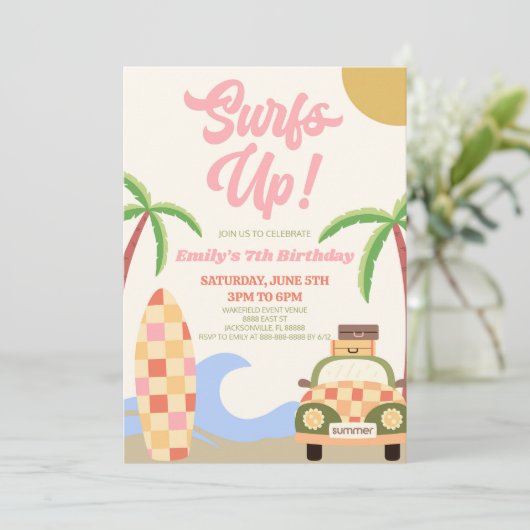 Invitation Surf Up ! Surf de plage rose moderne fête d'annive (Debout devant)