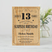 Invitation Surprise 13e anniversaire Bois rustique (Debout devant)