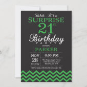 Invitation Surprise 21e anniversaire Chevron noir et vert (Devant)
