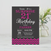 Invitation Surprise 21e anniversaire Noir et rose chaud (Debout devant)