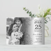 Invitation Surprise 25e anniversaire avec photo fleurs argent (Debout devant)