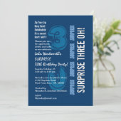 Invitation SURPRISE 30e anniversaire moderne Bleu Blanc TROIS (Debout devant)