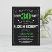 Invitation Surprise 30e anniversaire noir et vert Chalkboard (Debout devant)