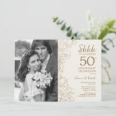 Invitation Surprise 50e anniversaire avec photo - Floral or (Debout devant)