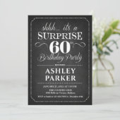 Invitation Surprise 60e anniversaire - Chalkboard noir blanc (Debout devant)