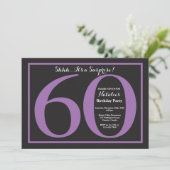 Invitation Surprise 60e anniversaire Purple and Black Chalkbo (Debout devant)