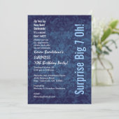 Invitation SURPRISE 70e anniversaire Blue Damask White W1467 (Debout devant)