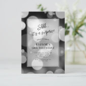 Invitation Surprise Bokeh Moderne 50e Anniversaire (Debout devant)