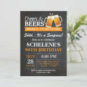 Invitation Surprise Cheers and Beers 80e anniversaire Invitat (Debout devant)