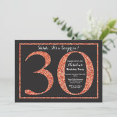 Invitation surprise d'anniversaire 30 ans Orange P (Debout devant)