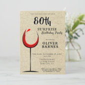 Invitation Surprise de vin rouge rustique pour 80 ans (Debout devant)