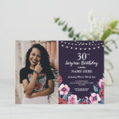 Invitation Surprise fête d'anniversaire Marine rose florale p (Debout devant)