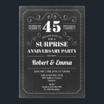 Invitation Surprise fête du 45e anniversaire - Chalkboard<br><div class="desc">Invitation du 45e anniversaire du Mariage Surprise Design rétro simple avec motif de tableau noir. Carte invitation noir et blanc. Parfait pour une fête élégante ! Peut être personnalisé à n'importe quelle année. S'il vous plaît,  envoyez-moi un message si vous avez besoin d'une personnalisation supplémentaire.</div>