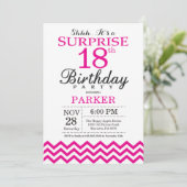 Invitation surprise pour 18 ans avec Chevron rose (Debout devant)
