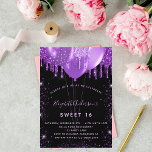 Invitation Sweet 16 ballons de parties scintillant violet noi<br><div class="desc">Pour un élégant Sweet 16,  16e anniversaire. Un arrière - plan noir élégant. Décoré de faux parties scintillant violet et de ballons. Personnalisez et ajoutez un nom,  un âge et des détails de la fête. Le nom est écrit avec un script de style manuscrit</div>