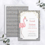 Invitation Sweet 16 Flamants roses Noir & Blanc Rose Or Anniv<br><div class="desc">Une invitation unique et tendance à la fête d'anniversaire sweet sixteen présente un flamant rose aquarelle portant une couronne d'or, avec une guirlande de feuillage doré accroché sur un arrière - plan rayé noir et blanc avec du texte rose. Le dos de la carte est orné de rayures noires et...</div>