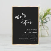 Invitation Sweet 16 Modern Script Gold Foil Noir Anniversaire (Debout devant)