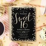 Invitation Sweet 16 Or moderne Parties scintillant noire Fill<br><div class="desc">"Bonne Douce 16". Envoyez cette invitation de fête étonnante, pétillante, girly, festive, moderne, personnalisée pour un événement à retenir. La typographie de script de parties scintillant d'or et les confettis superposent un arrière - plan noir. D'autres sutures de confettis en parties scintillant d'or brossé à l'arrière. Personnalisez le texte personnalisé...</div>