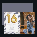 Invitation Sweet 16 Photo Seizième fête d'anniversaire<br><div class="desc">Soirée de 16 ans pour les filles avec un design floral bleu et or. Téléchargez une photo de la fille d'anniversaire,  puis customisez la modèle avec ses détails de fête. L'invitation est imprimée dans l'encre bleue coordonnée et le côté inverse de l'invitation est bleu solide.</div>