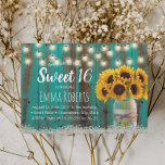 Invitation Sweet 16 Tournesol rustique Jar Grange Turquoise B<br><div class="desc">Tournesol Rustique Jar Turquoise Grange Bois et lampes à cordes Sweet 16 Invitations.</div>