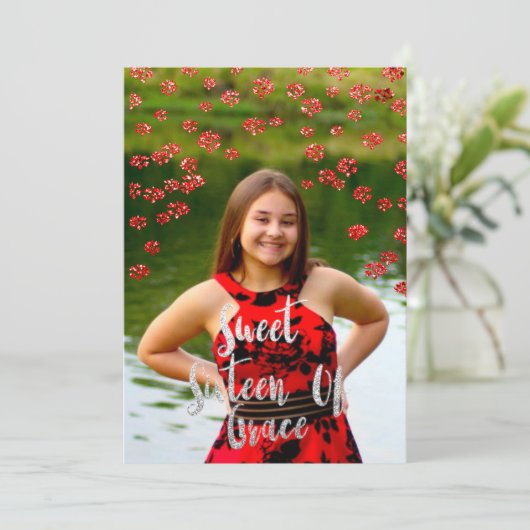 Invitation Sweet 16th Elisabeth Red Grey Silver Drips Photo (Debout devant)