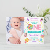 Invitation Sweet and Fun Candy Land Sweet Girl 1er anniversai (Debout devant)