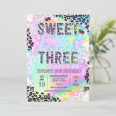 Invitation Sweet Sassy And Three Rainbow Leopard 3rd Birthday (Debout devant)