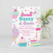 Invitation Sweet Sassy et Sept Glaces Crème et Gâteau Anniver (Debout devant)
