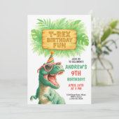 Invitation T-Rex Jungle Anniversaire Amusant (Debout devant)