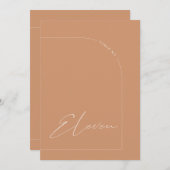 Invitation Table moderne Boho Rust Arch Onze Numéro de tablea (Devant / Derrière)