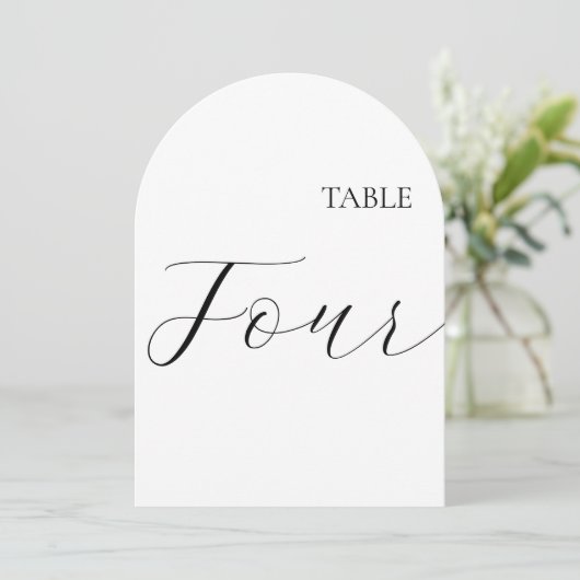 Invitation Table Number Four Card (Debout devant)