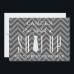 Invitation Tableau noir Suitup vous serez mon garçon<br><div class="desc">Ce 5" x 7" beau temps au motif de chevron de zigzag de suitup avec la carte d'invitation de cravate blanche. C'est le meilleur pour le marié. Si vous regardant demandants à quelqu'un d'être votre garçon d'honneur pour votre futur mariage, puis pourquoi ne pas choisir des cartes de ce garçon...</div>