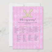 Invitation Tan Bunny Rabbit pourpre Qui est mon jeu de maman (Devant)