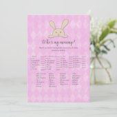 Invitation Tan Bunny Rabbit pourpre Qui est mon jeu de maman (Debout devant)