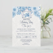Invitation Tea Party Anniversaire Dusty Bleu Blanc Floral Tea (Debout devant)
