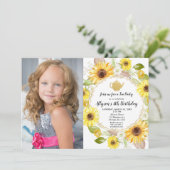 Invitation Tea party anniversaire fleuri de tournesol blanc j (Debout devant)