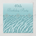 Invitation Teal a imprimé des bijoux et anniversaire de<br><div class="desc">Le bleu turquoise fascinant quarantième des femmes/quarantième invitations de célébration de fête d'anniversaire. Et élégante les rayures animales de zèbre imprimées par turquoise faite sur commande élégante scintillent des invitations de regard avec de beaux bijoux turquoises imprimés bleus/aigue-marine et d'argent. Ces invitations à la mode élégants et sophistiqués sont décorés...</div>