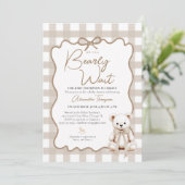 Invitation Teddy Neutral Gingham Bearly Wait Bow Baby Shower (Debout devant)