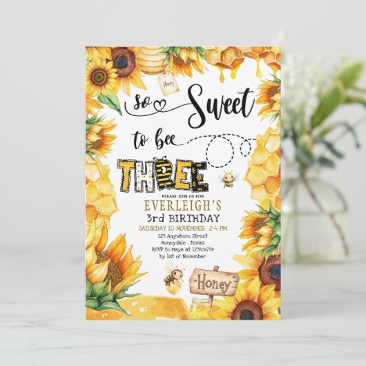 Invitation Tellement doux pour être trois 3e anniversaire Inv (Debout devant)