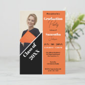 Invitation Tendance Diagonal Stripe Photo Graduation Party (Debout devant)